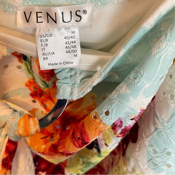 Venus Form Fit Halter Floral Dress Size Medium - Picture 6 of 6